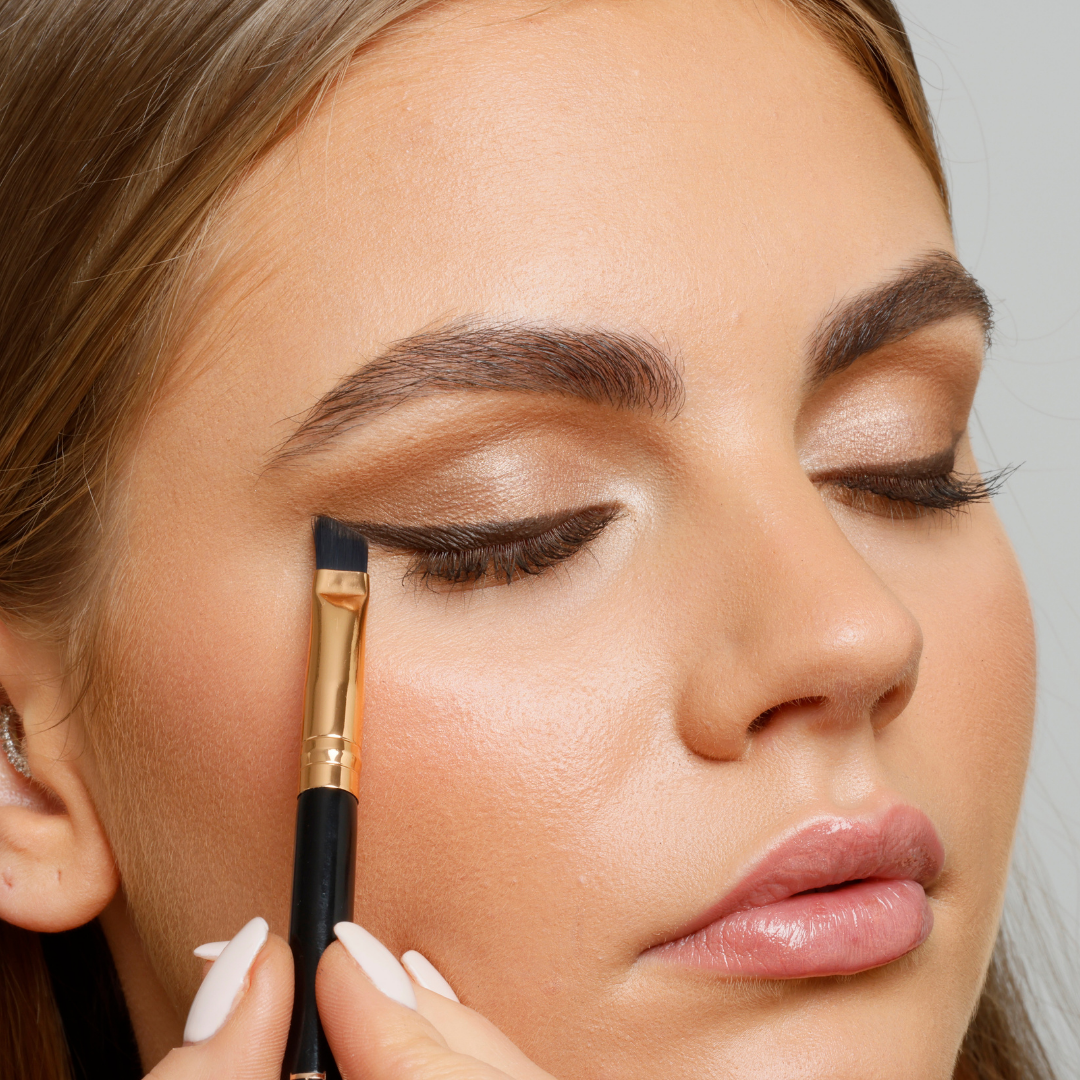 Wing & Smoke Dual Ended Brush
